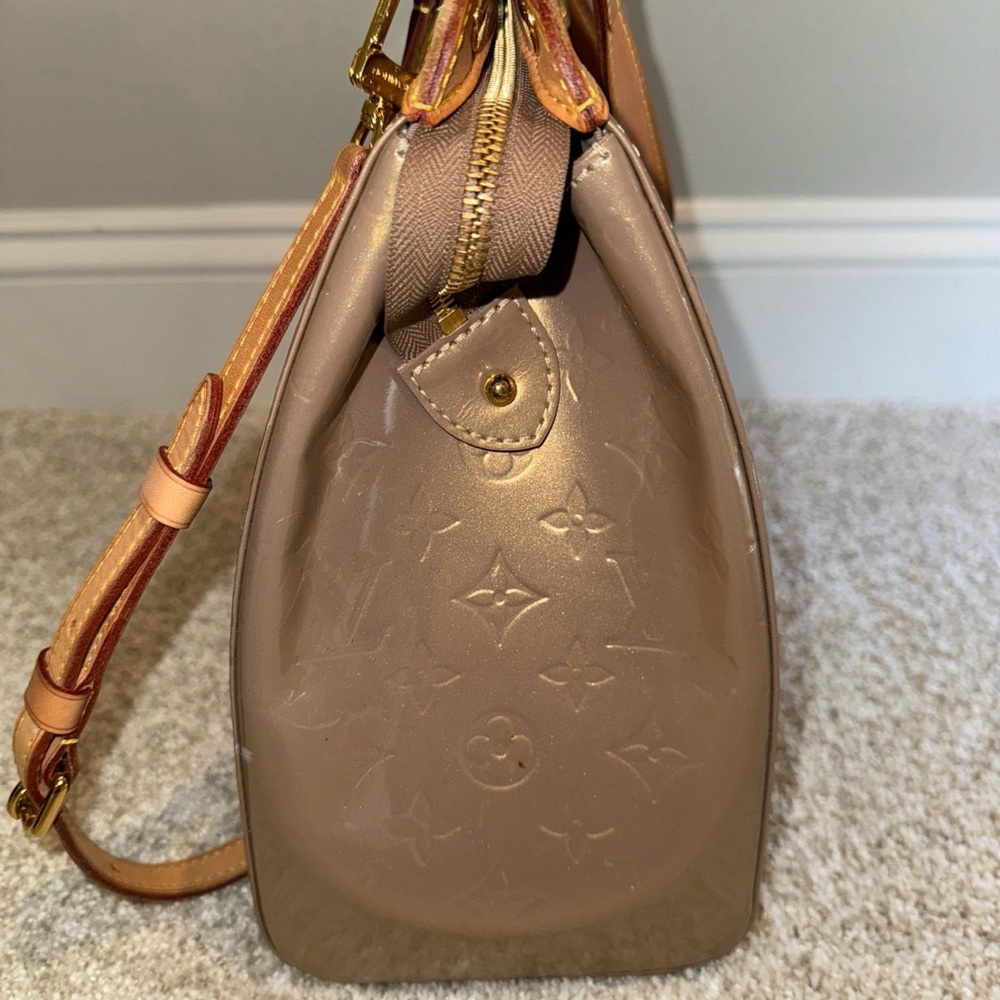 Louis Vuitton Brea GM Vernis Poudre - Picture 5 of 16
